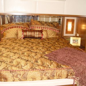 National Harbor Boat Show 6-7-08 New 52 Ovation Master Stateroom
